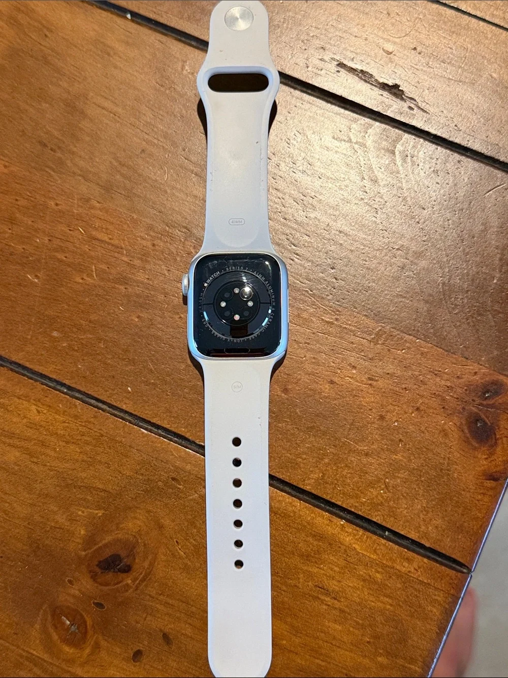 Apple Smartwatch series 7 41mm with Light Silver Silicone Band